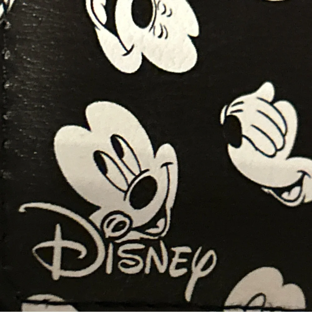 Disney Mickey Mouse Wallette black & white w/ logo & Red M unisex bi-fold new - Picture 6 of 8
